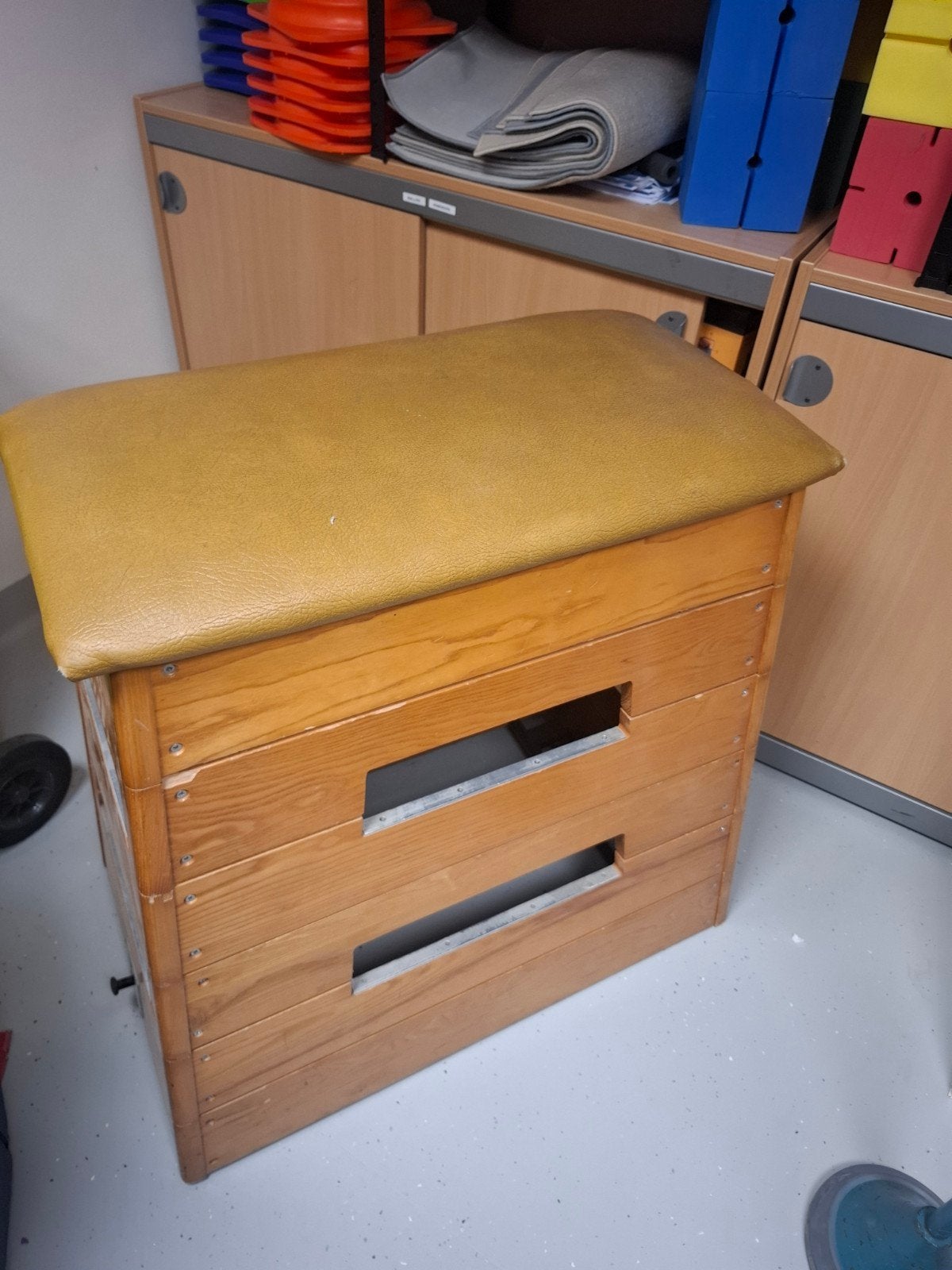 Kleuter kast voor gym - Vintage turnkast, Ophalen, Gebruikt