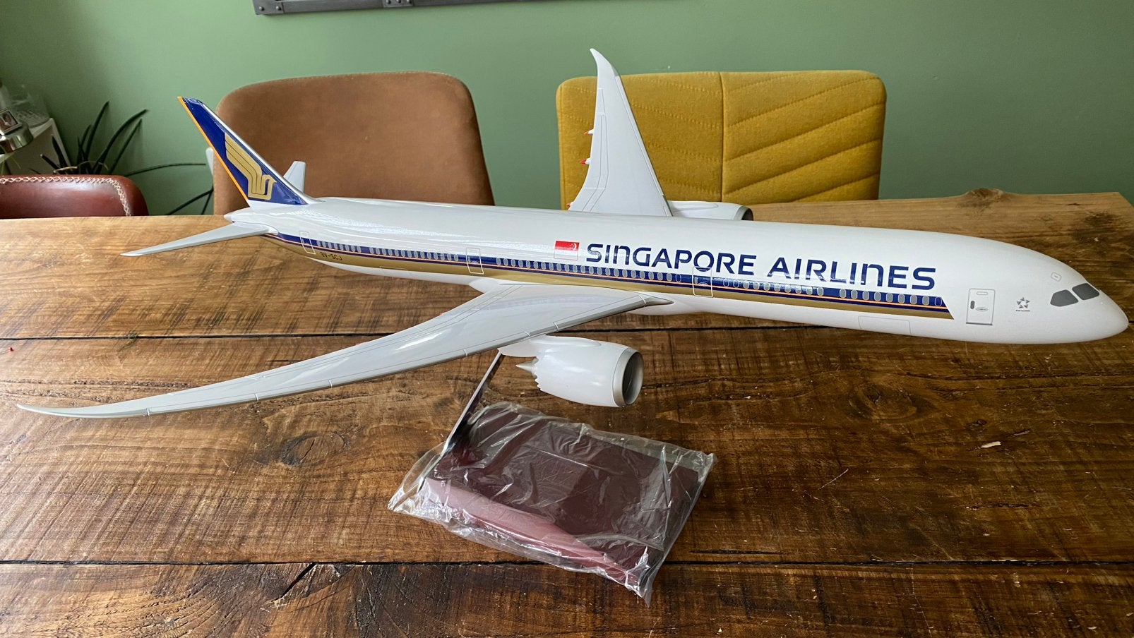 B787 dreamliner Singapore Airlines schaal 1/100, Ophalen, Nieuw, Schaalmodel