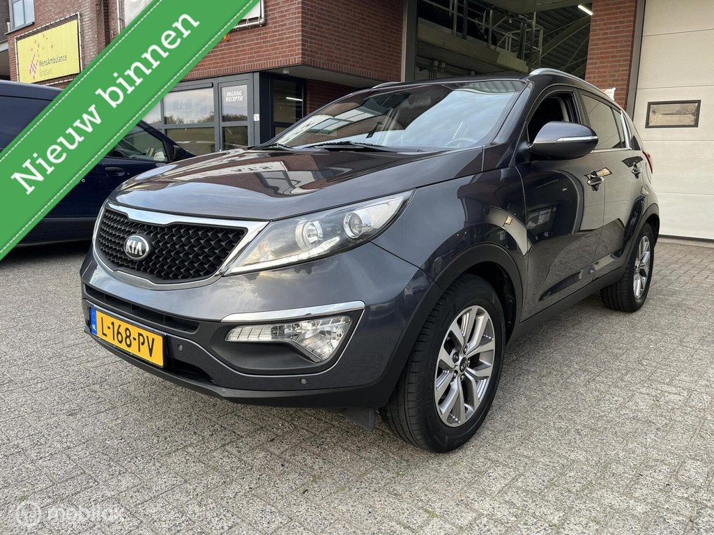 Kia Sportage 1.6 GDI DynamicLine LEDER*CAMERA*TREKHAAK*PDC*, Voorwielaandrijving, 135 pk, Gebruikt, Leder