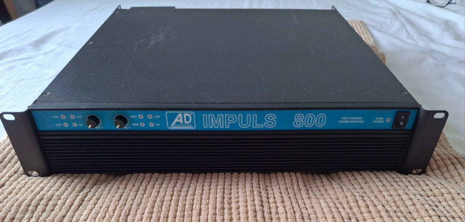AD impuls 800 versterker, Ophalen of Verzenden, Gebruikt, Audio