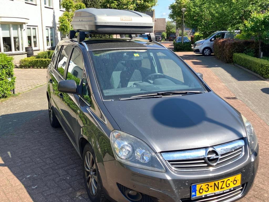 Opel Zafira 1.8 met dakkoffer, fietsendrager en bagagenet, Auto's, Opel, Voorwielaandrijving, Stof, 4 cilinders, Grijs