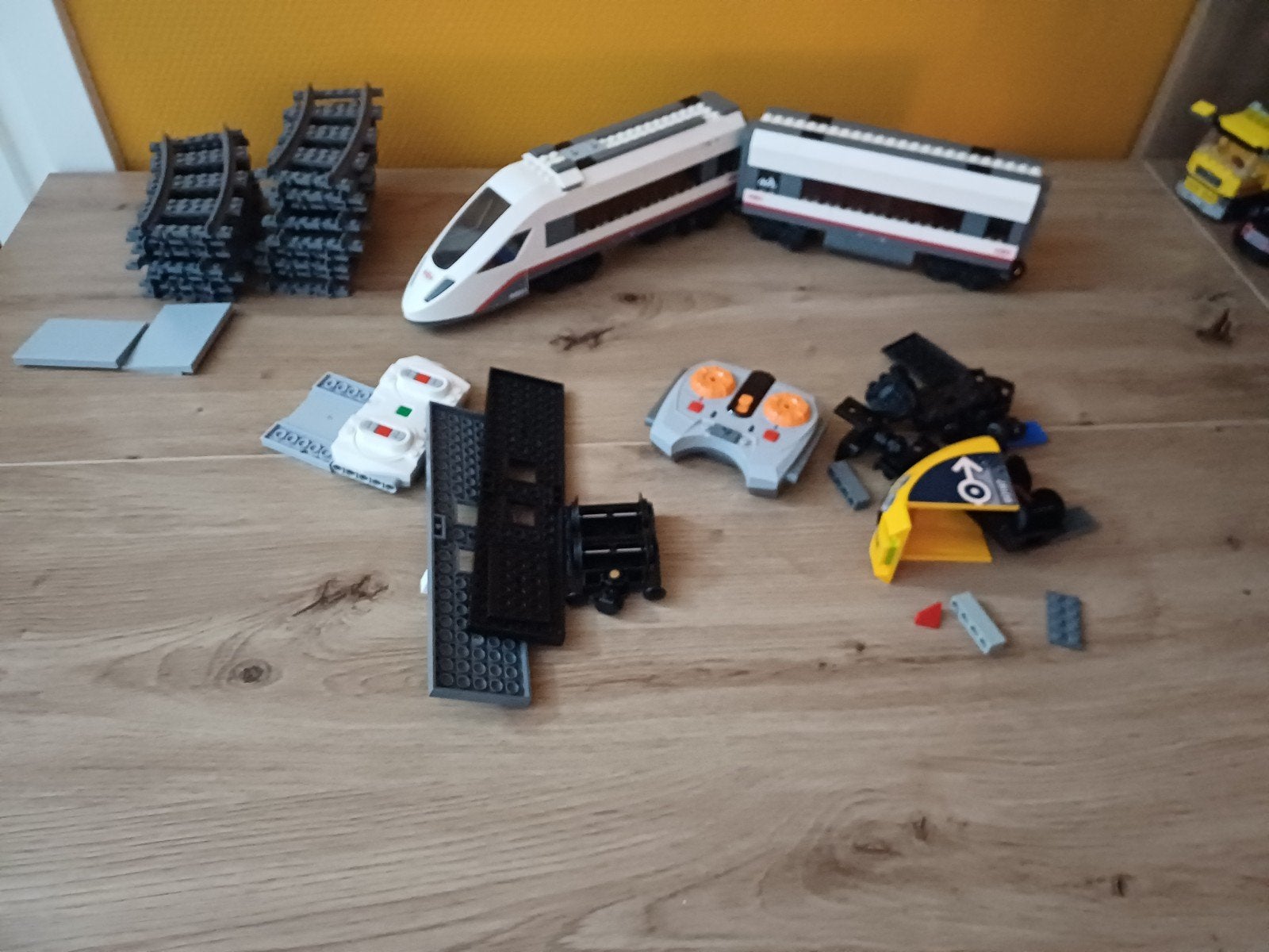 Lego trein onderdelen: rails, wagons, afstandsbediening, Inclusief extra onderdelen, Lego, Accessoire, Ophalen of Verzenden