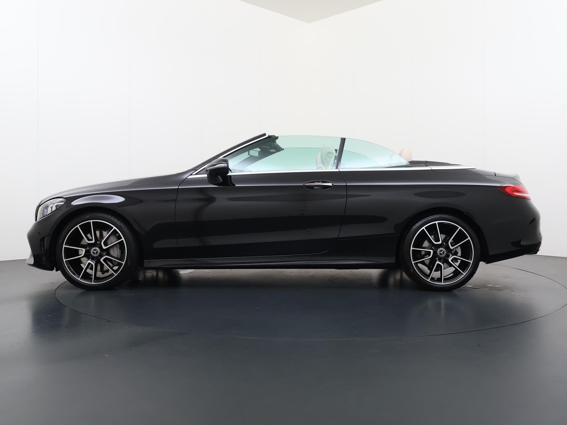Mercedes-Benz C-klasse Cabrio 300 4MATIC AMG Line | Burmeste, Auto's, 12 maanden, 4 cilinders, 4 stoelen, Leder en Stof