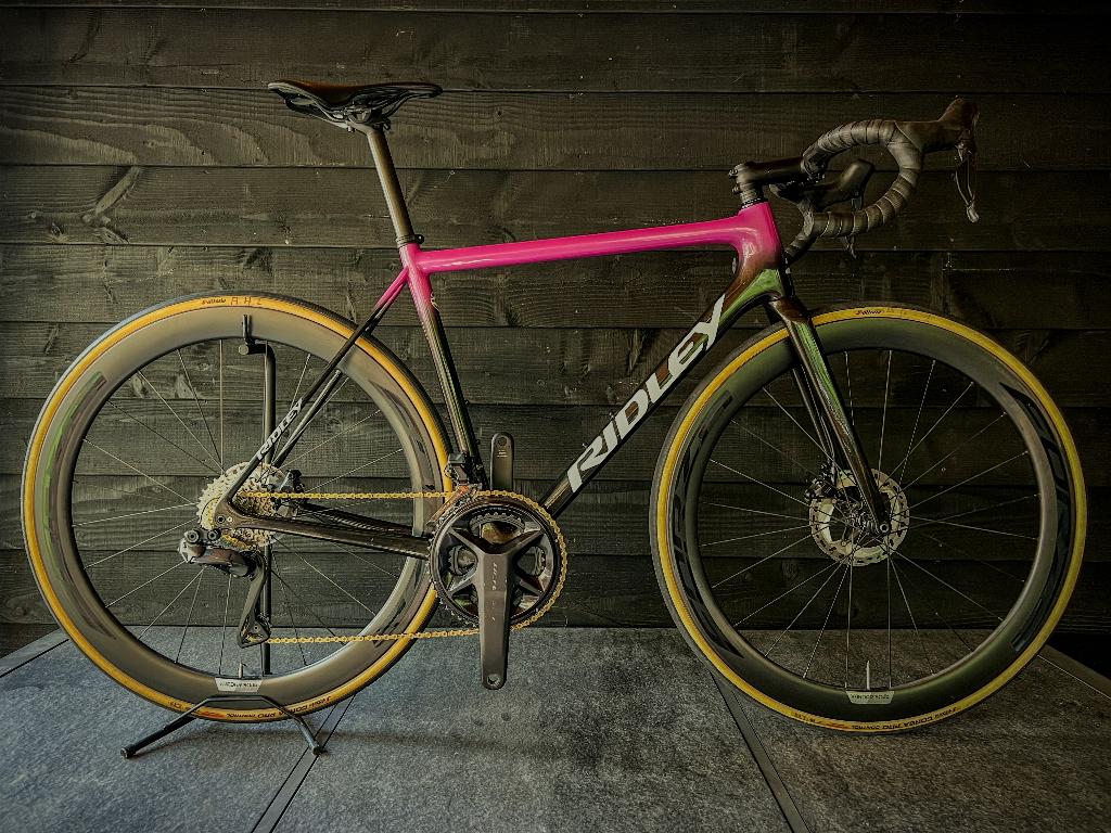 Ridley Helium SLX Disc | Ultegra Di2 12sp., 28 inch, Carbon, Heren, Zo goed als nieuw