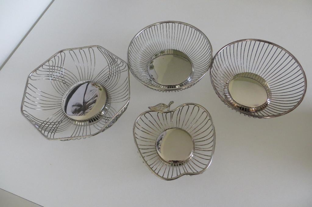 4 vintage draadmandjes / fruitschalen / broodmandje, zilverk, Antiek en Kunst, Ophalen of Verzenden