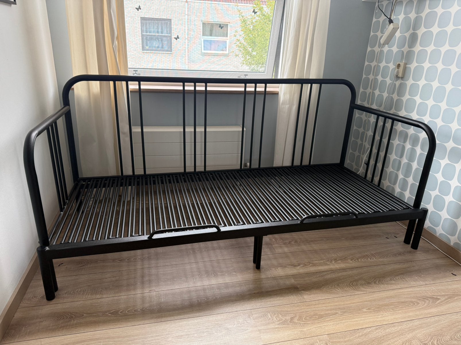 Bed (bank) uitschuifbaar., Ophalen, Eenpersoons, Zwart, Zo goed als nieuw