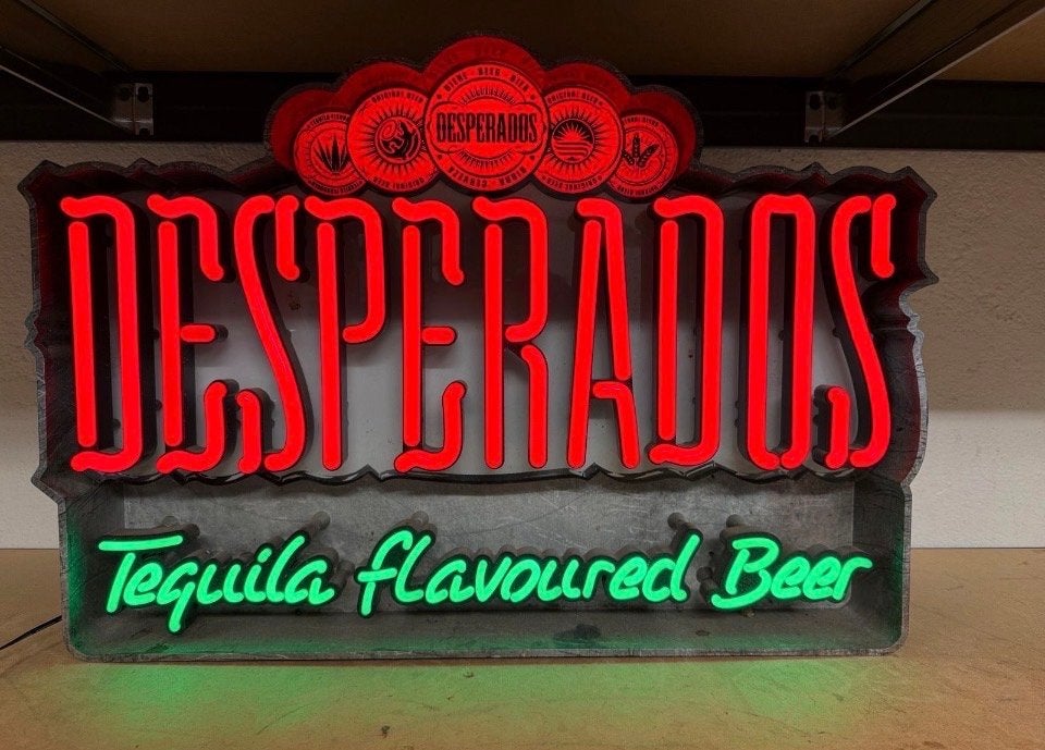 Desperados Neon Reclamebord - Dimbaar en in Topstaat, Ophalen of Verzenden, Zo goed als nieuw, Lichtbak of (neon) lamp