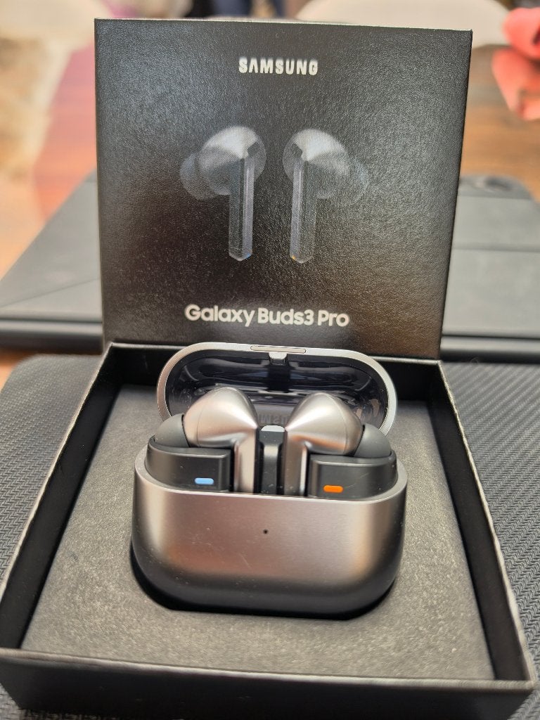 Galaxy buds 3 pro, zilver.