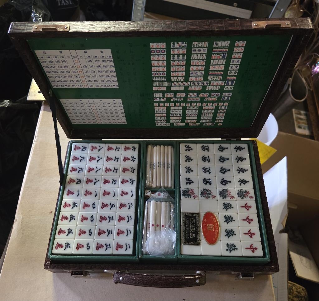 Vintage Chinese mahjong setkoffer 1, Hobby en Vrije tijd, Ophalen of Verzenden, Zo goed als nieuw, X, X