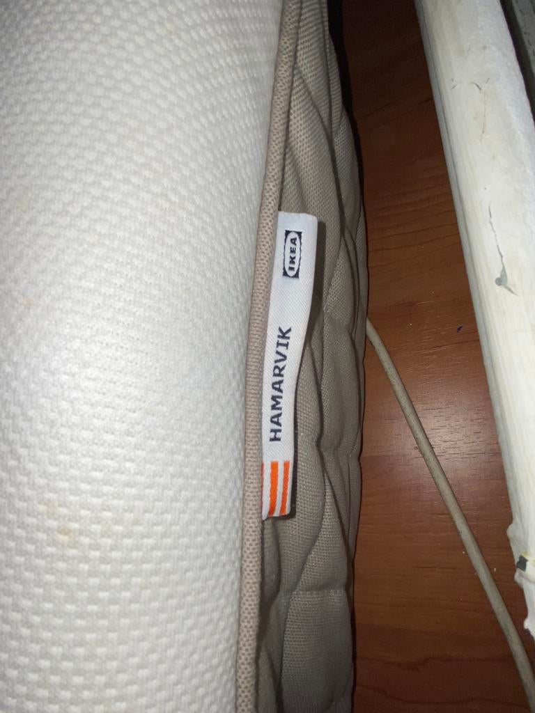 Gratis Hamarvik matras Ikea 140x200 met molton, Huis en Inrichting, Slaapkamer | Matrassen en Bedbodems, Ophalen, Zo goed als nieuw