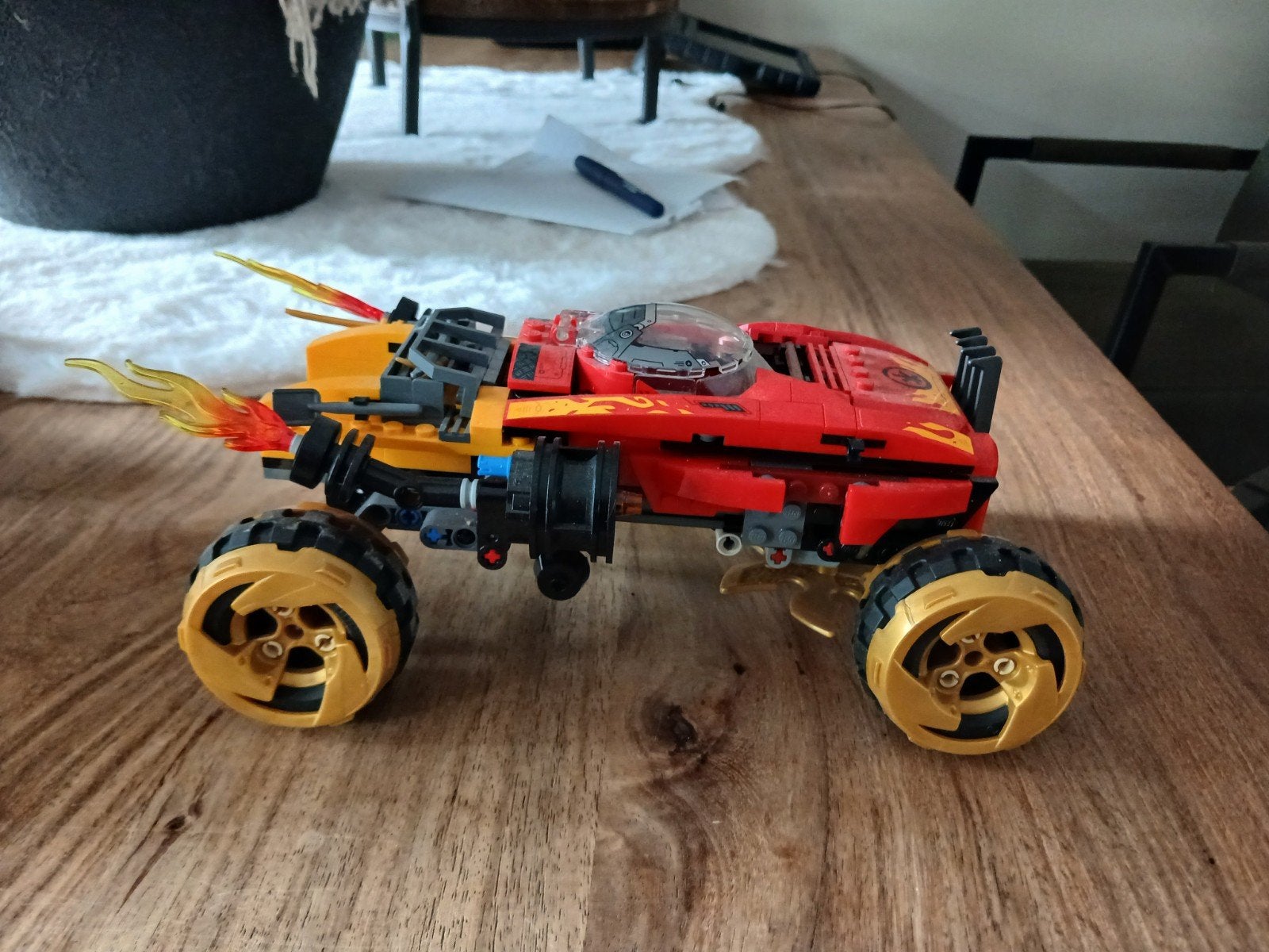 Stoere auto van lego ninjaga,niks kapot en weinig mee gespee, Ophalen, Zo goed als nieuw