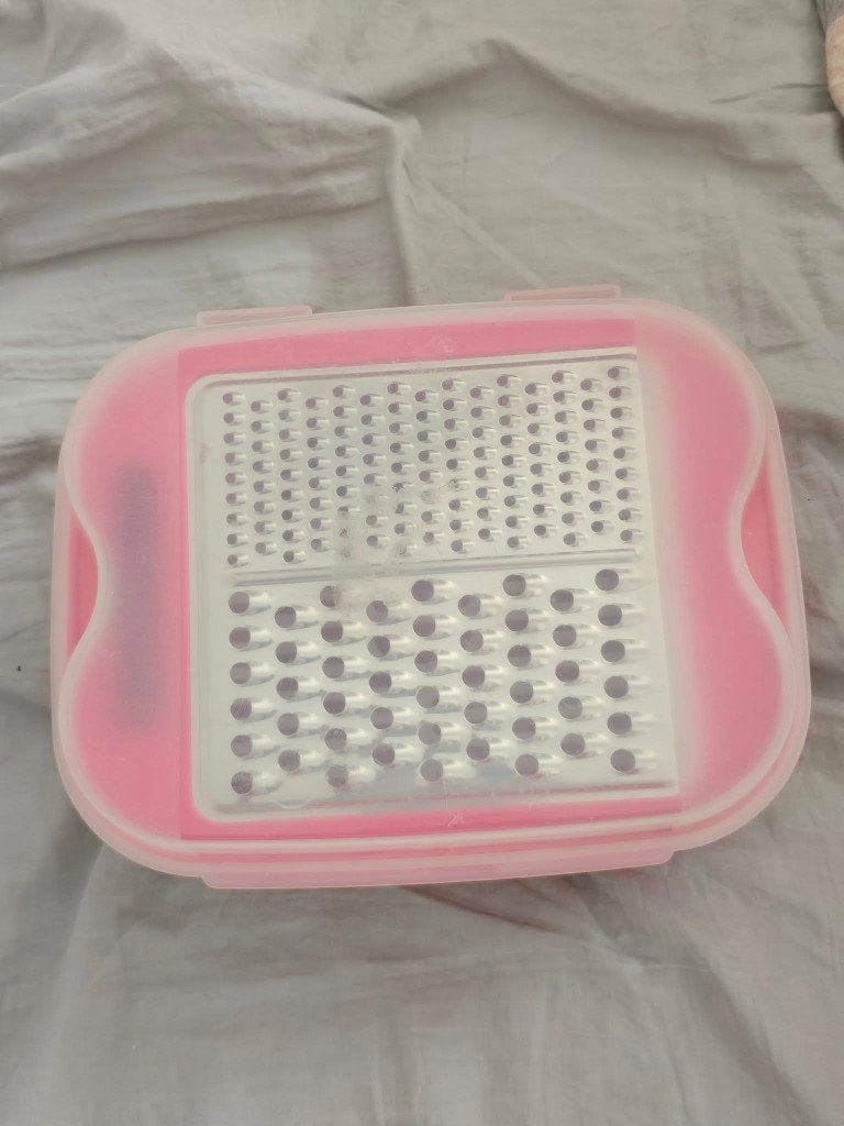 Roze rasp met opvangbak en stoommandje, Overige typen, Kunststof, Ophalen of Verzenden, Zo goed als nieuw