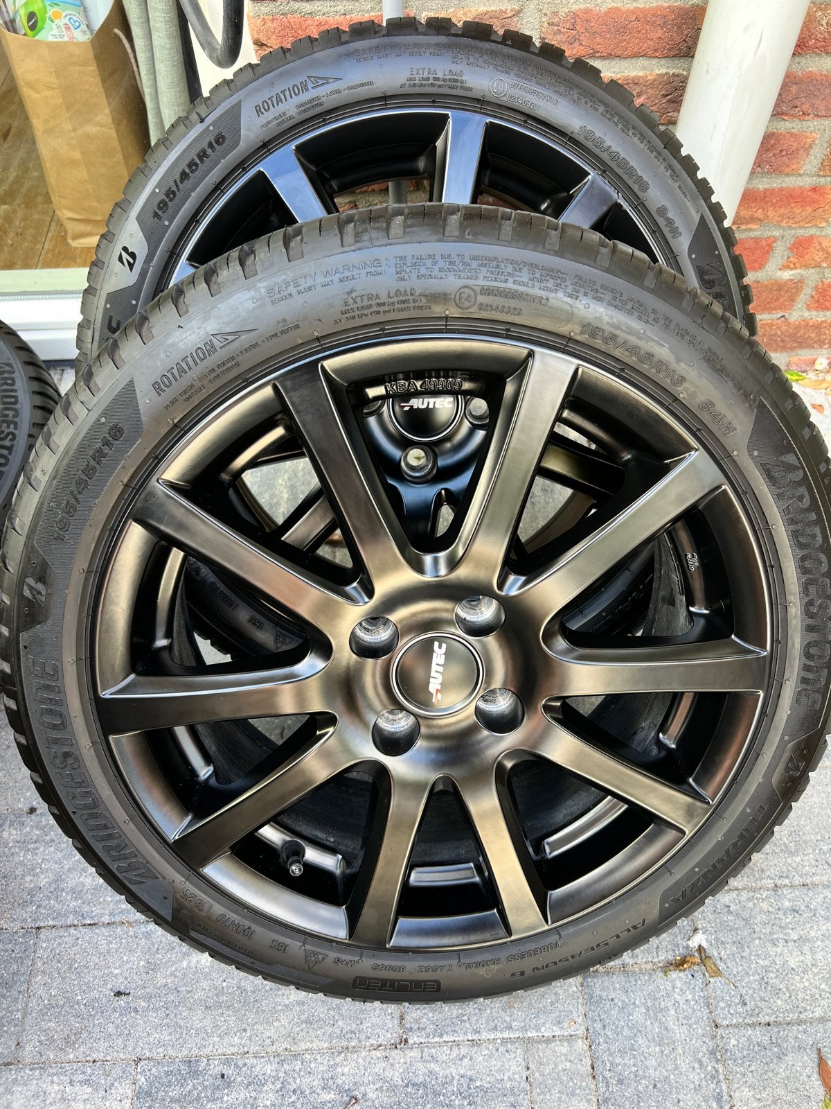 Alutec 16 inch velgen met Bridgestone all-season VW Up, Auto-onderdelen, Banden en Velgen, Ophalen, Gebruikt, 16 inch, Banden en Velgen