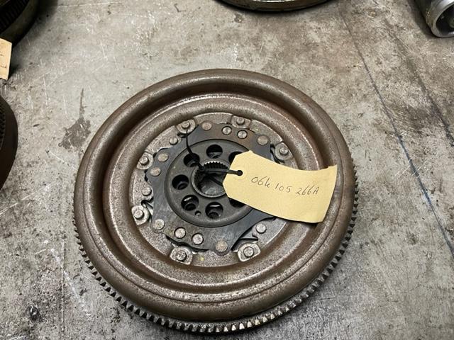 Vliegwiel Dubbele Massa Volkswagen Golf VII (AUA) 06K105266A, Auto-onderdelen, Gebruikt, Volkswagen, Volkswagen AG, Kundenbetreuung@volkswagen.de