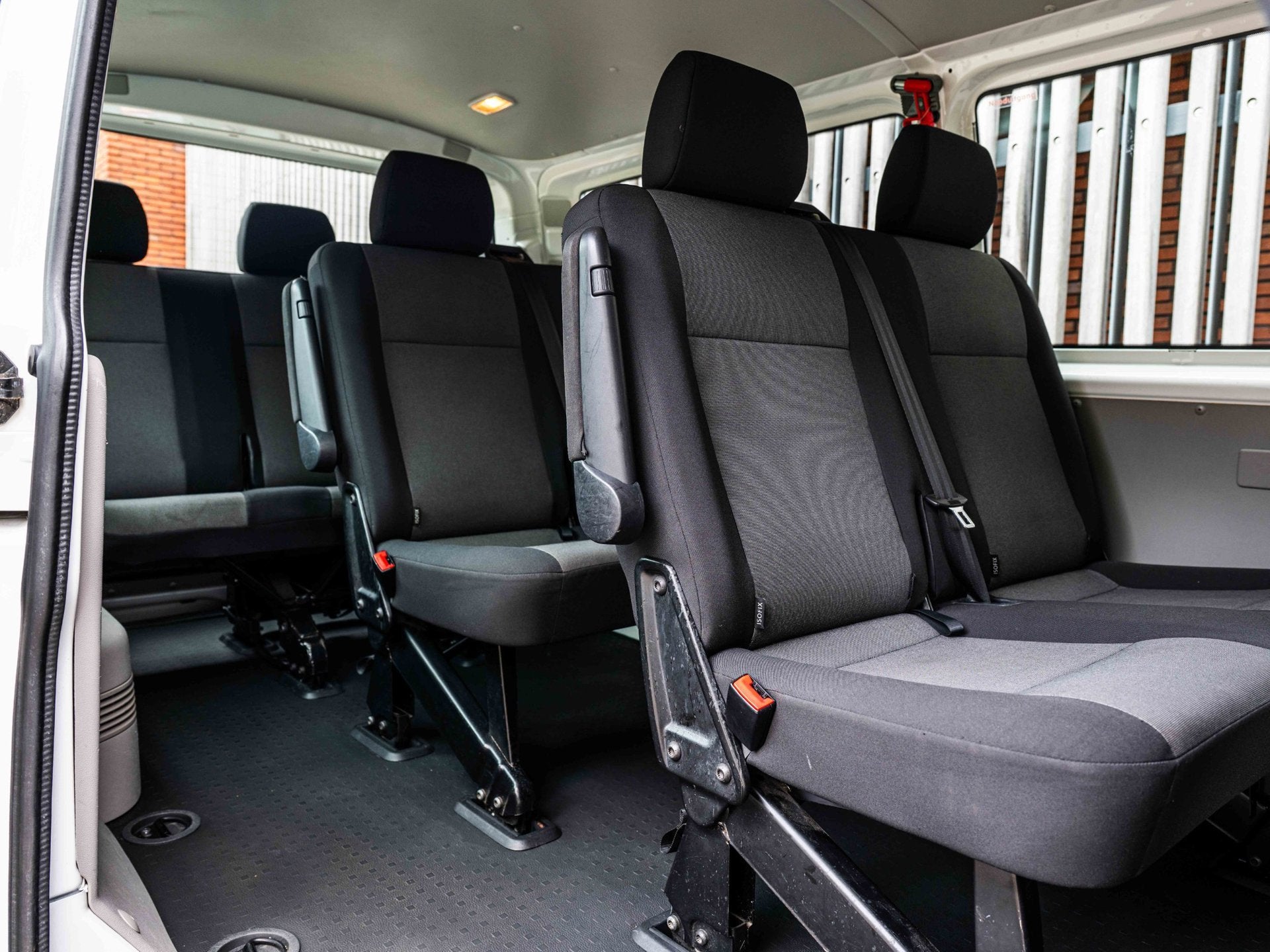 Volkswagen Transporter Kombi 2.0 TSi 150pk 9-Pers. L2 CNG |E, Auto's, Volkswagen, Voorwielaandrijving, Stof, Gebruikt, 2500 kg