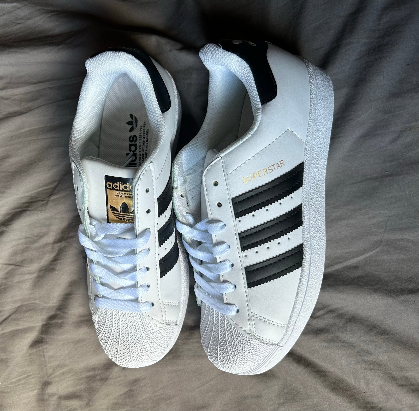Nieuwe Adidas Superstar sneakers wit - Maat 44, Ophalen of Verzenden, Nieuw, Wit, Sneakers of Gympen
