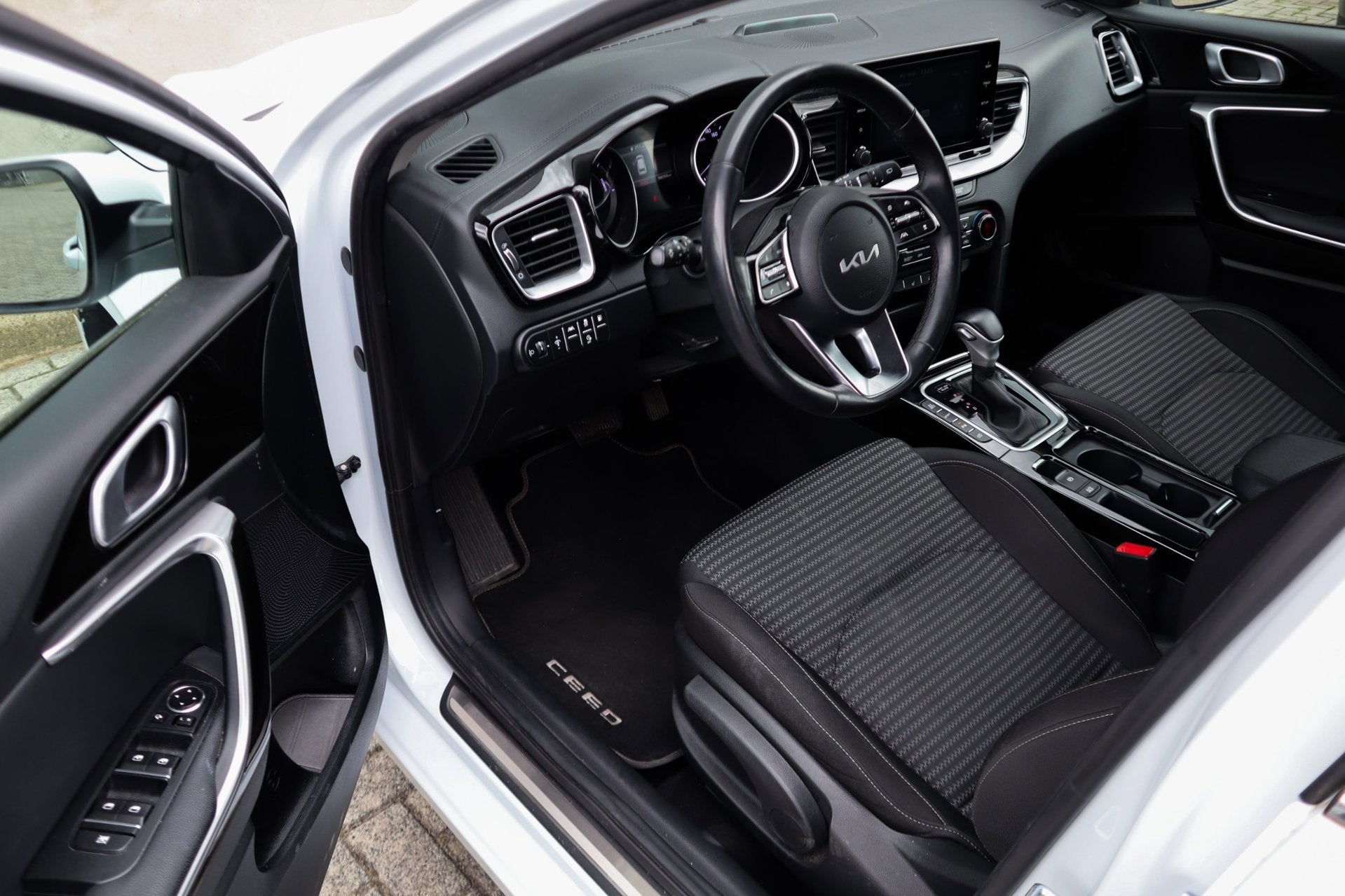 Kia Ceed Sportswagon 1.6 GDI PHEV DynamicLine *2 stuks! BTW, Auto's, 8 kWh, Gebruikt, Euro 6, Wit