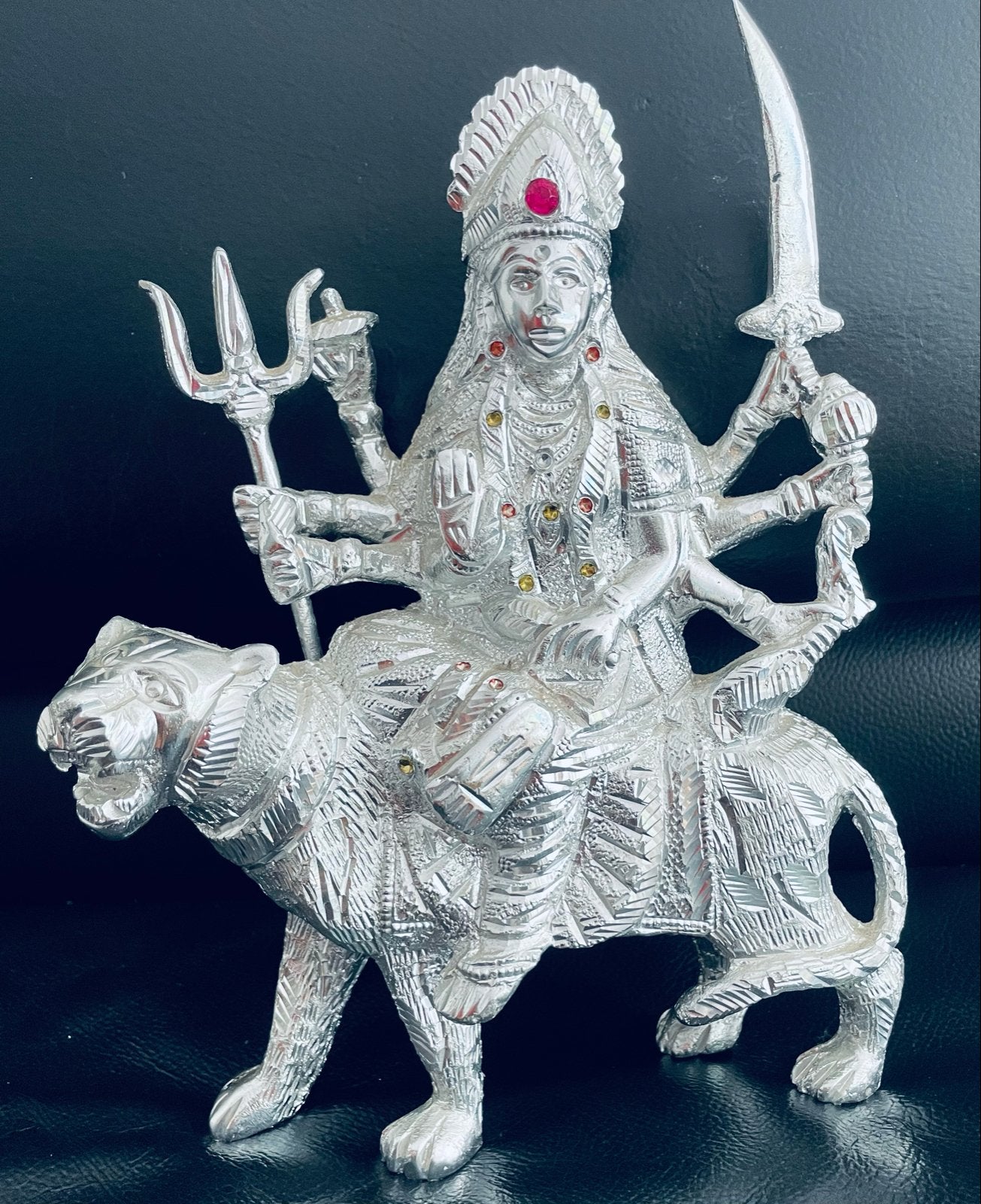 Durga Beeld: De Ondoordringbare Hindoegodin - Wit-metaal, Verzamelen, Ophalen of Verzenden, Nieuw, Beeld(je), Hindoeïsme