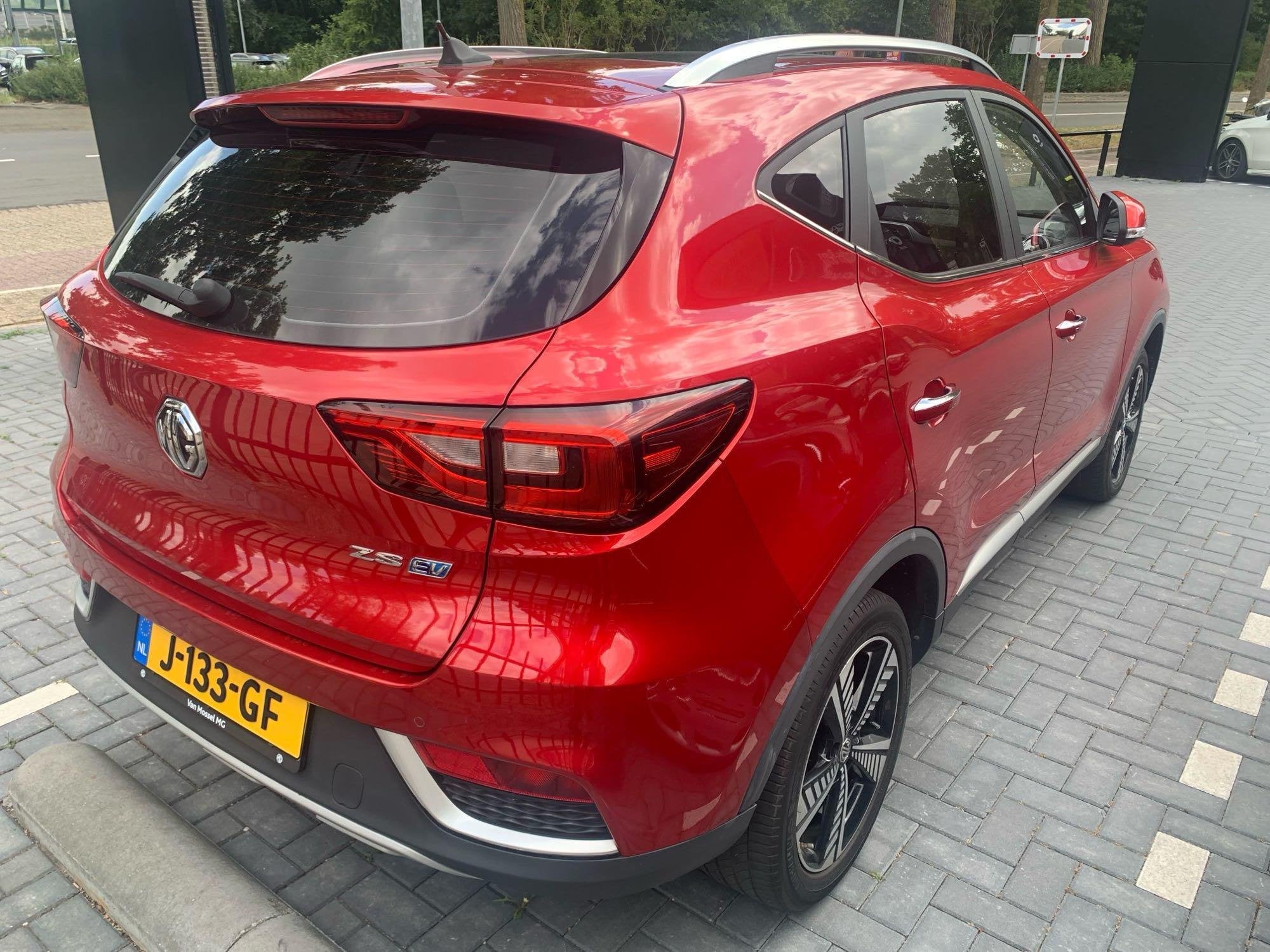 MG MG ZS EV Luxury 45 kWh | LEER | CAMERA | PANO-SCHUIFDAK |, 143 pk, ZS, 1507 kg, 263 km