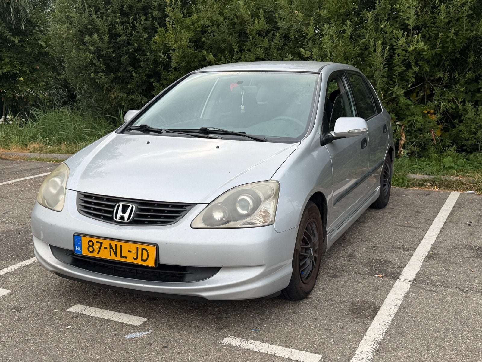 Honda Civic 1.4IS 5DR 2004 Grijs - APK 09-2026 - NAP - 1350€, Auto's, Voorwielaandrijving, Euro 5, Stof, Zwart