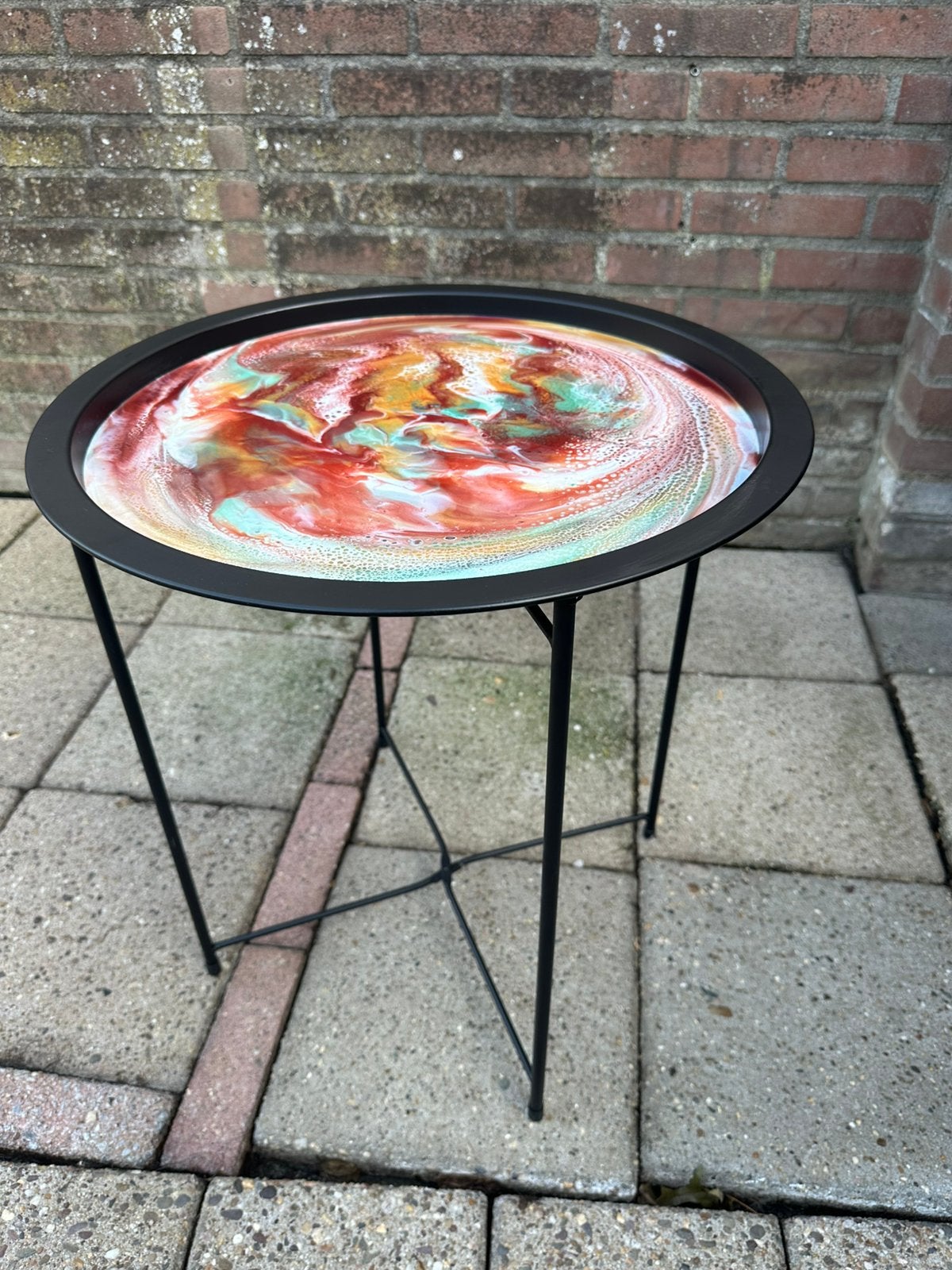 Bijzettafeltje gegoten met epoxy, 45 tot 60 cm, Minder dan 55 cm, Metaal of Aluminium, Rond