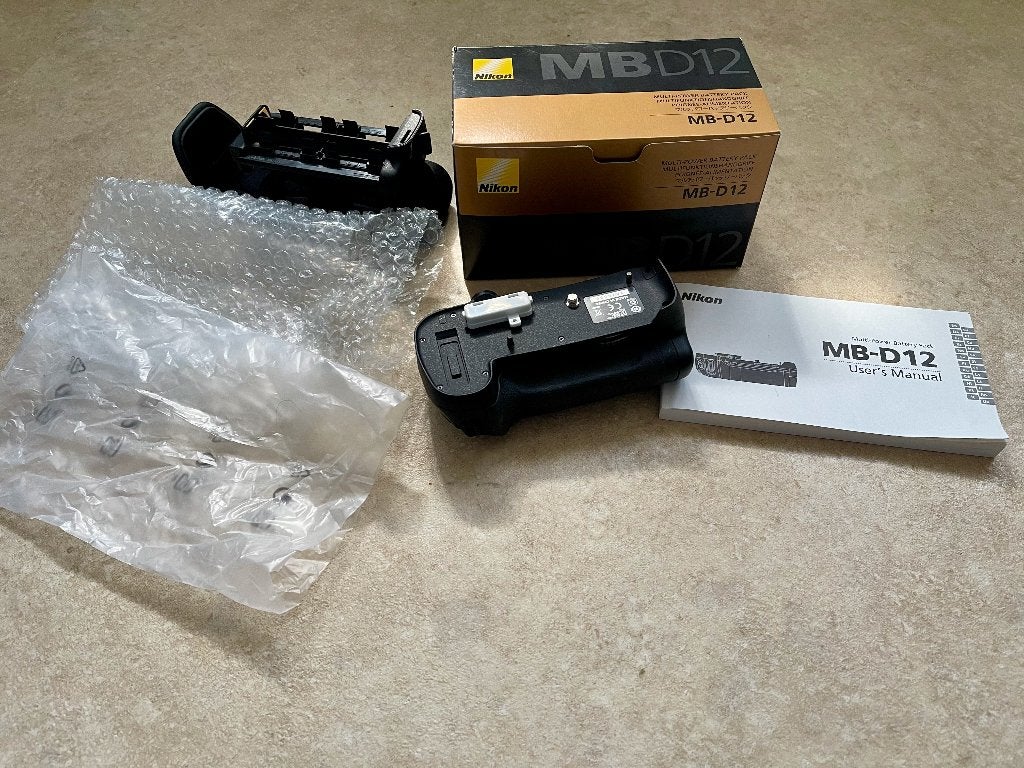 Nikon MB-D12 Handvat (NIEUW), Spiegelreflex, Nieuw, Ophalen of Verzenden, Nikon