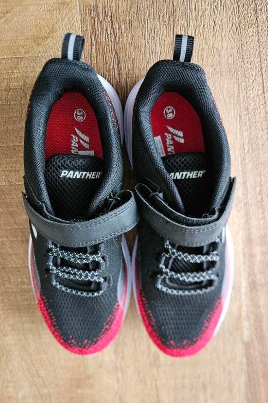 Panther sneakers maat 38 - Zwart/Rood, Ophalen, Nieuw, Zwart, Sneakers of Gympen