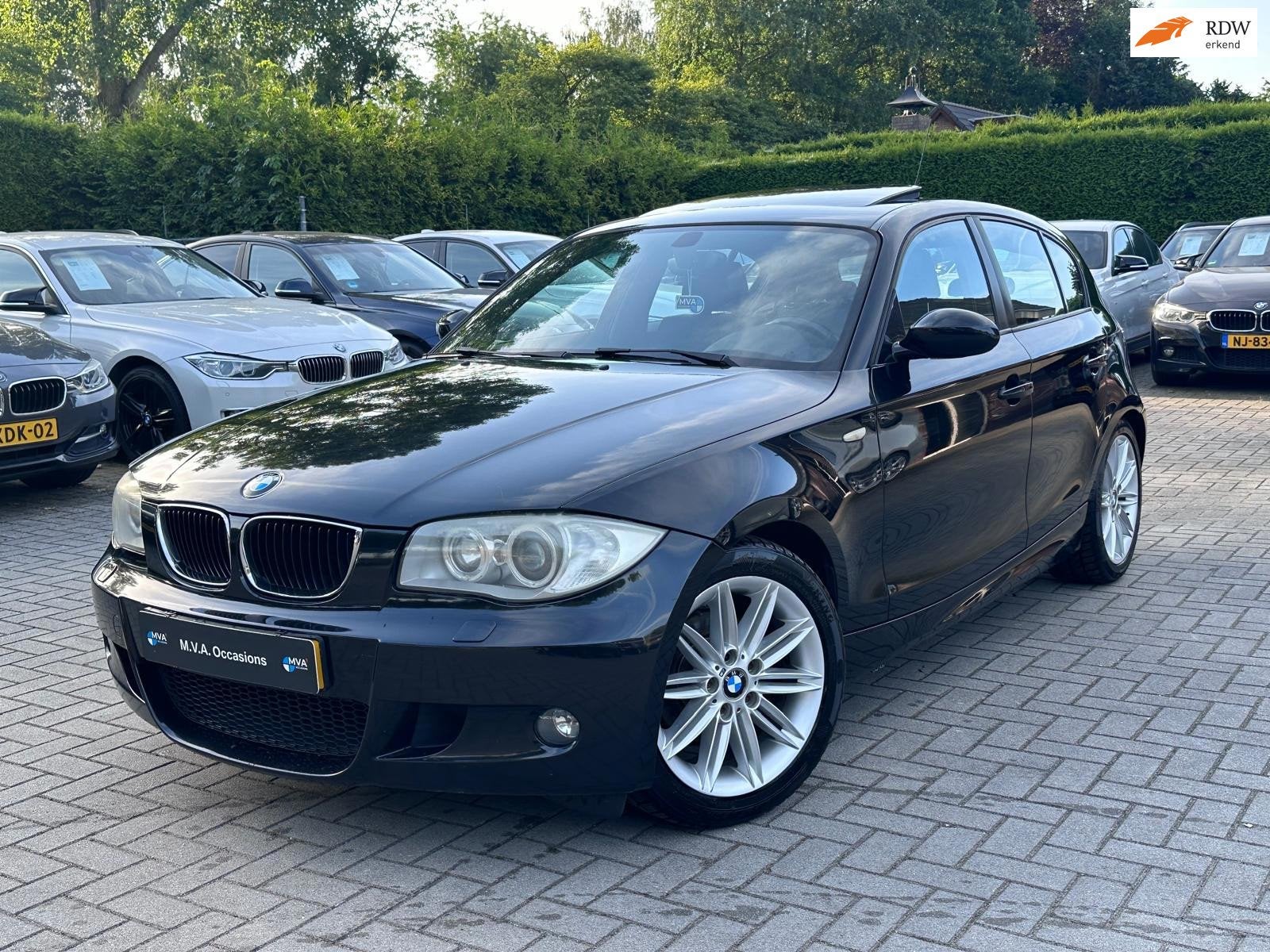 BMW 1-serie 120i M Sport|Nieuwe Ketting + Klepseals|Dakje|Cl, Achterwielaandrijving, Zwart, 4 cilinders, 150 pk