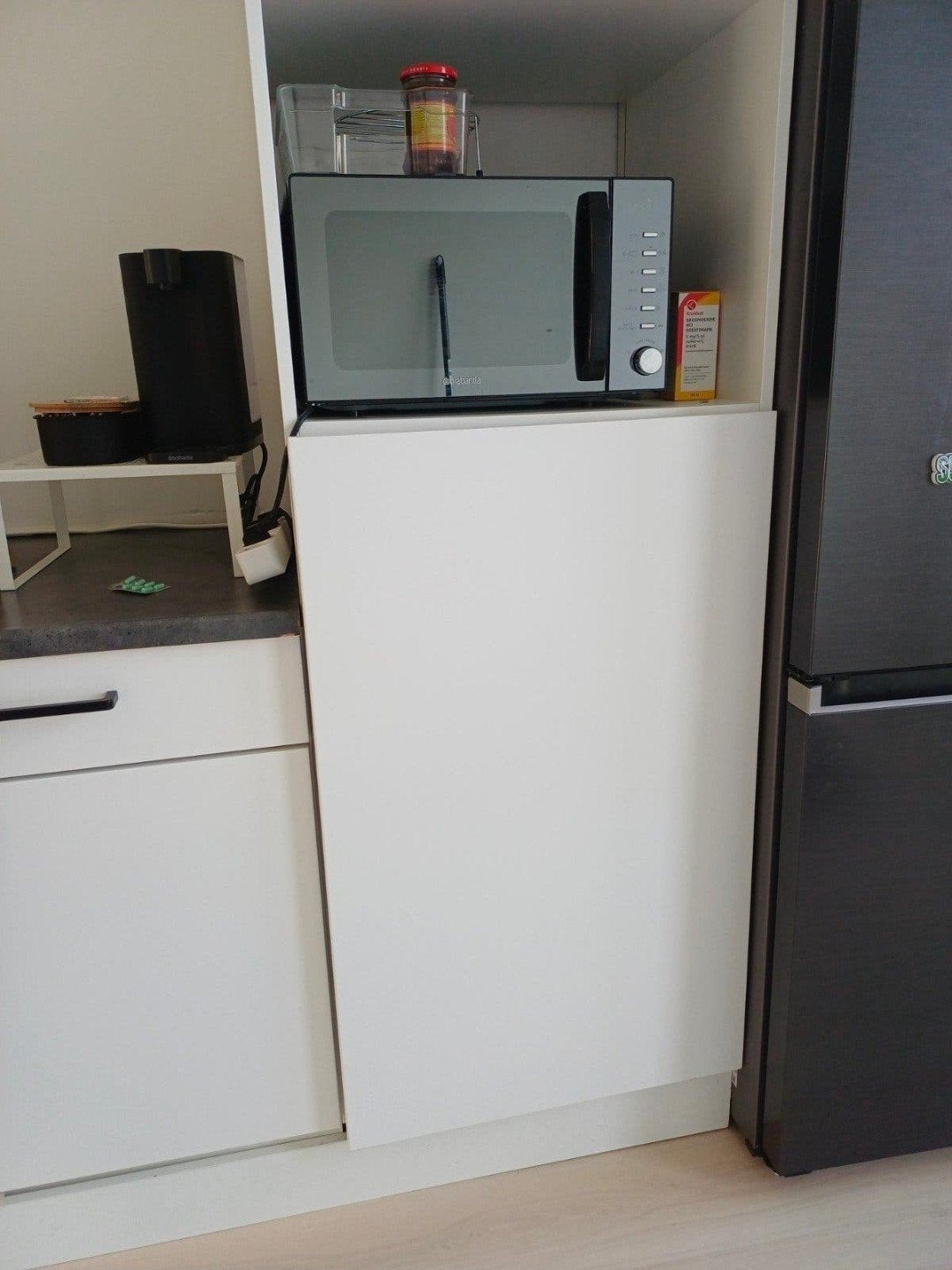 Keukenkast hoog, Ophalen, Wit, Enkelwandige keuken, Zo goed als nieuw