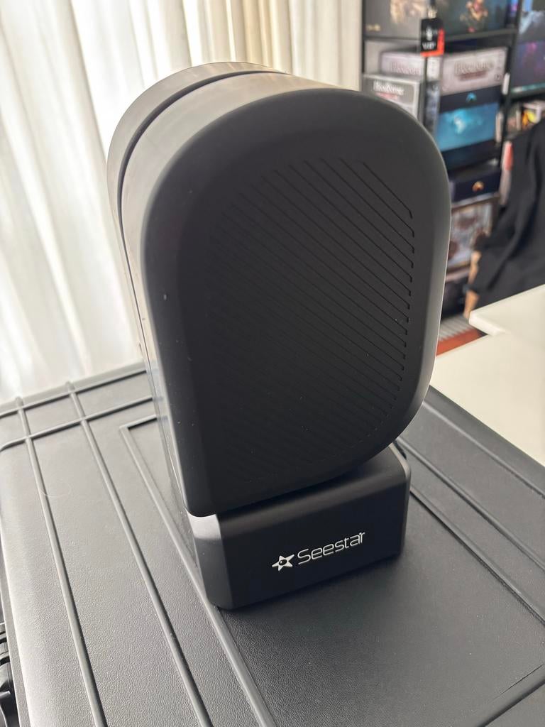 Seestar S50 met EQ mount, powerbank en originele koffer, Lenzentelescoop (refractor), Met statief, Ophalen of Verzenden, Zo goed als nieuw
