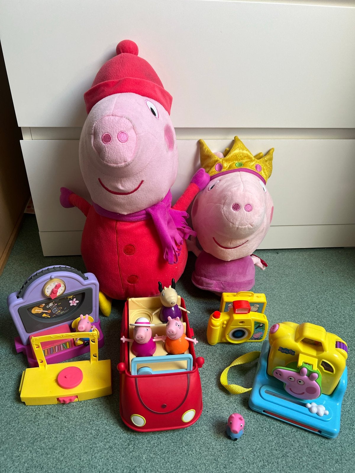 Grote Peppa Pig speelgoedset met knuffels en auto, Gebruikt, Overige merken, Overige typen, Ophalen of Verzenden