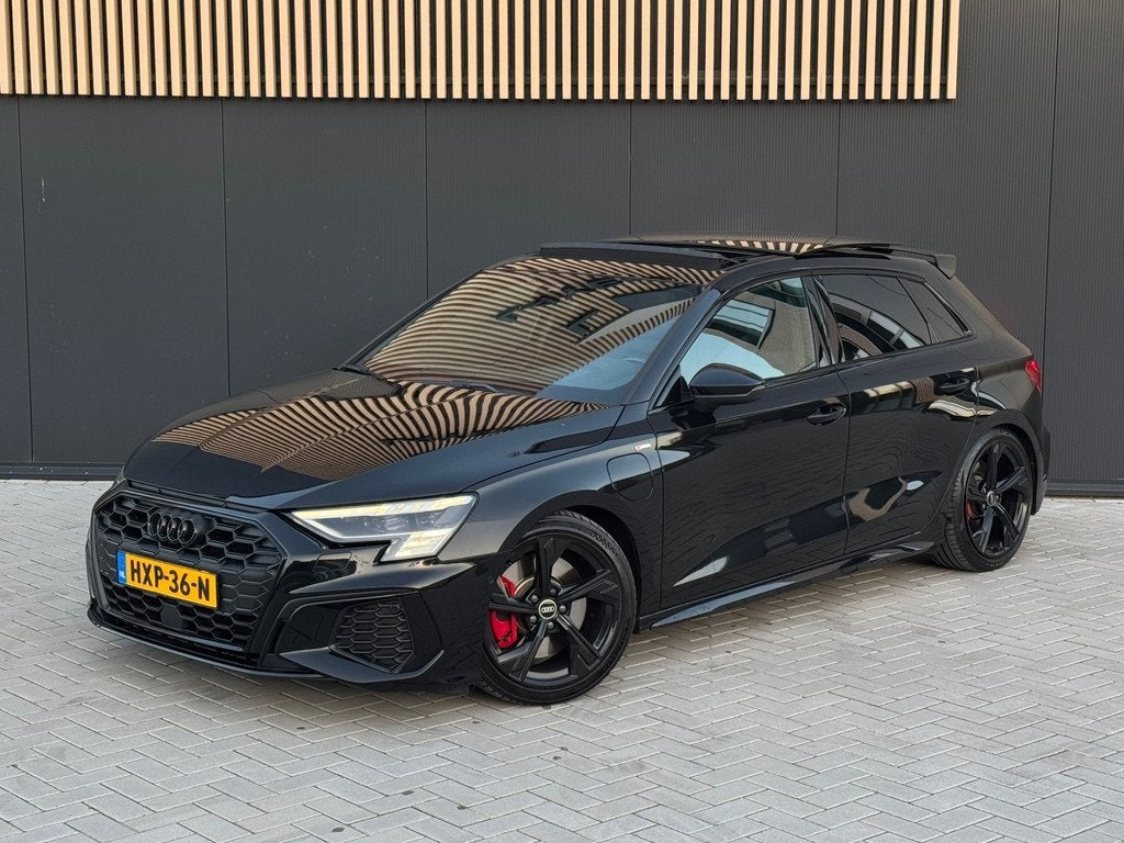 Audi A3 Sportback 45 TFSIe S edition Competition Maxton Matr, Gebruikt, Euro 6, 4 cilinders, Zwart