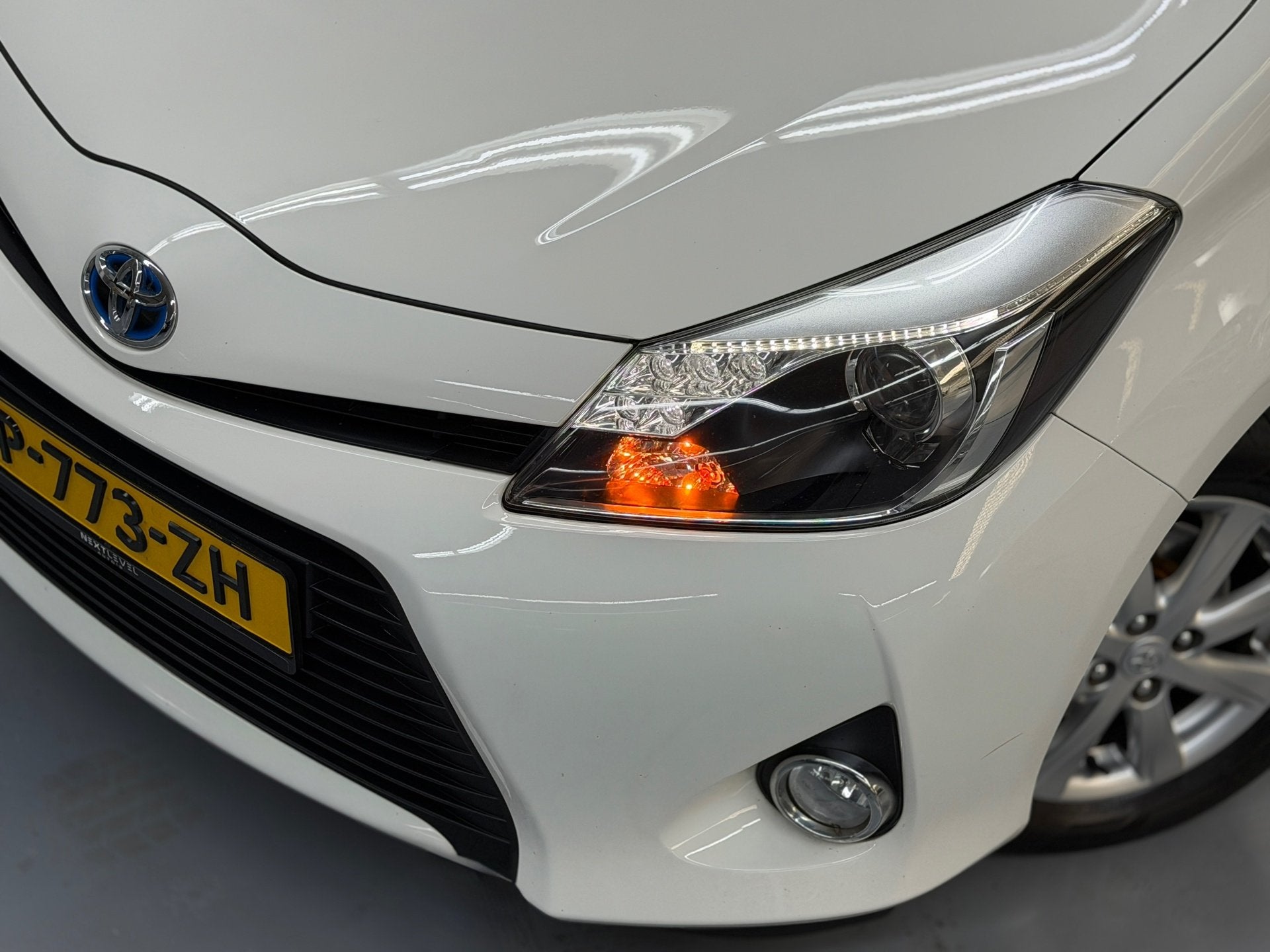 Foto 2 van Toyota Yaris 1.5 Full Hybrid Aspiration Camera Nieuwe APK +