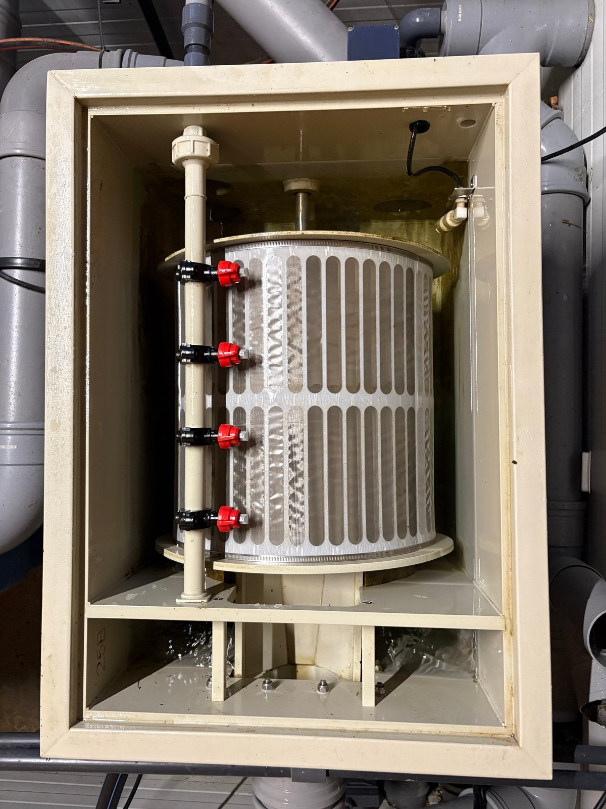 Trommelfilter Redlabel 20/25 basic met UV en spoelpomp, Ophalen, Gebruikt