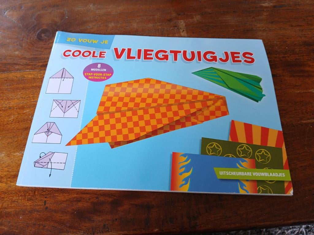 coole vliegtuigjes vouwboek, Ophalen of Verzenden, Gelezen, Overige onderwerpen