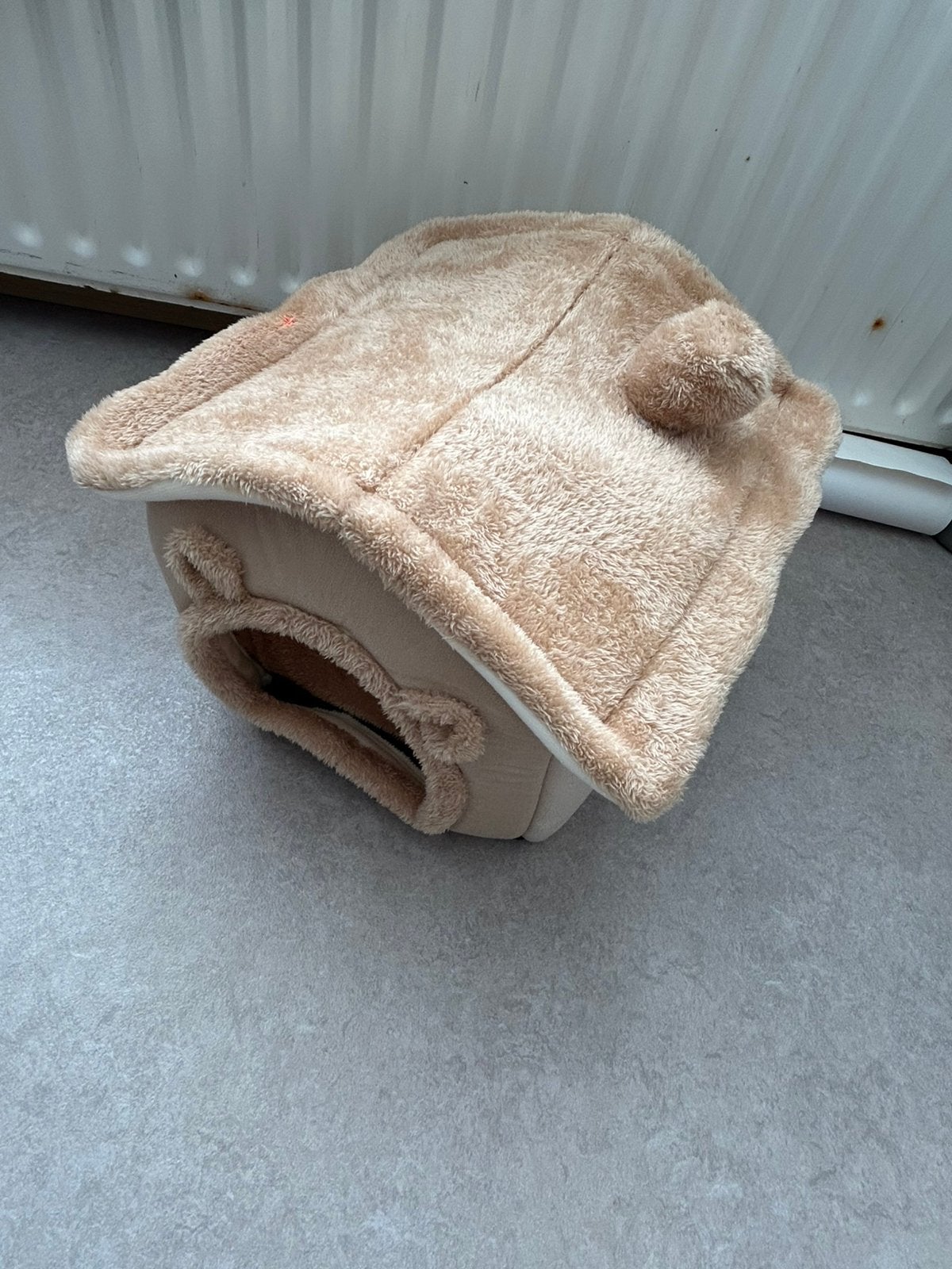 Katten huisje van pluche. Niet gebruikt, Dieren en Toebehoren, Kattenmanden, Ophalen, Zo goed als nieuw, Pluche
