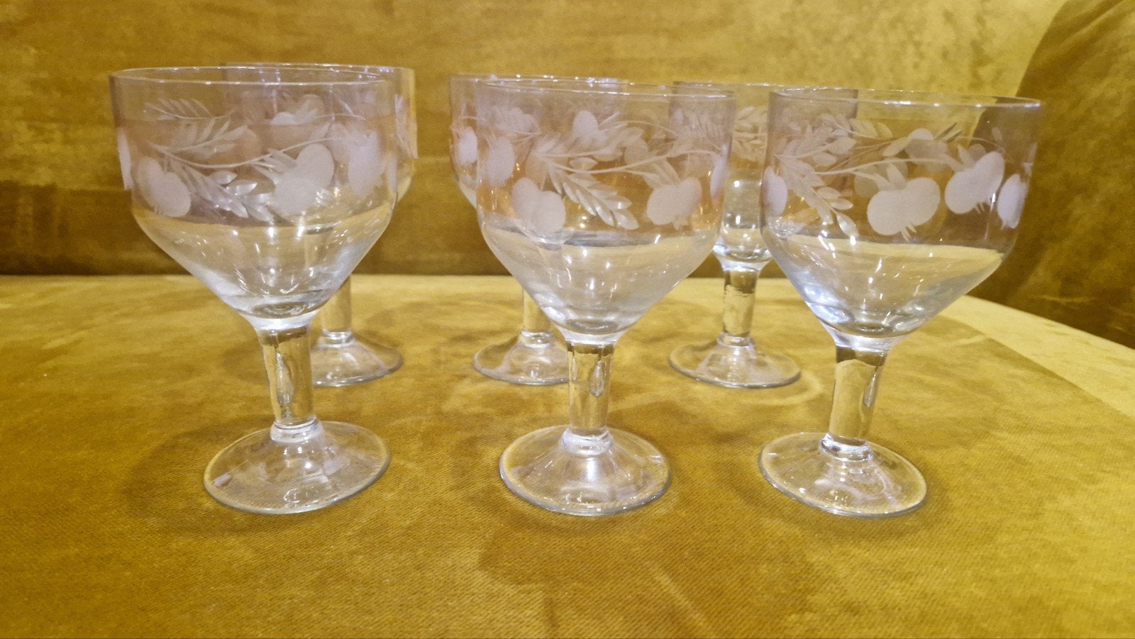 6 aperitief/wijnglazen blank en okergeel geslepen glas, Ophalen of Verzenden