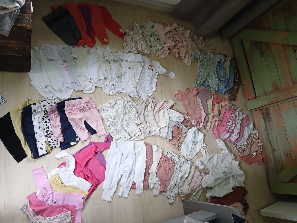 Pakket baby kleertjes maat 50 en 56, meisje, Kinderen en Baby's, Babykleding | Baby-kledingpakketten, Ophalen, Zo goed als nieuw