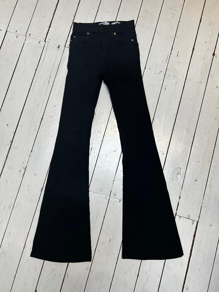 Bershka flared jeans maat 32 zwart, Zwart, Zo goed als nieuw, W27 (confectie 34) of kleiner, Bershka