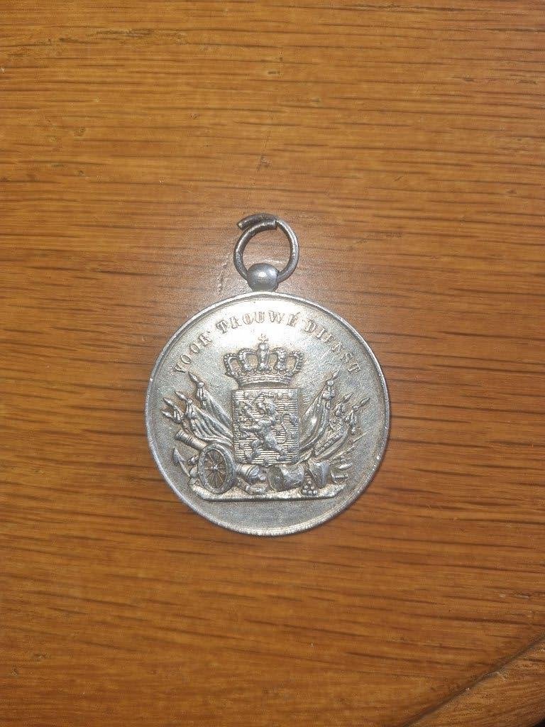 Zilveren Medaille Voor Trouwe Dienst Koningin Wilhelmina, Verzamelen, Ophalen of Verzenden, Landmacht, Nederland, Lintje, Medaille of Wings