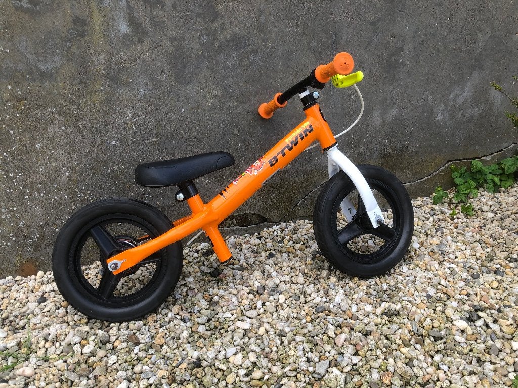 loopfiets B-Twin Runride 500 en driewieler Smoby metduwstang, B-Twin, Ophalen of Verzenden, Trommelrem, Minder dan 16 inch