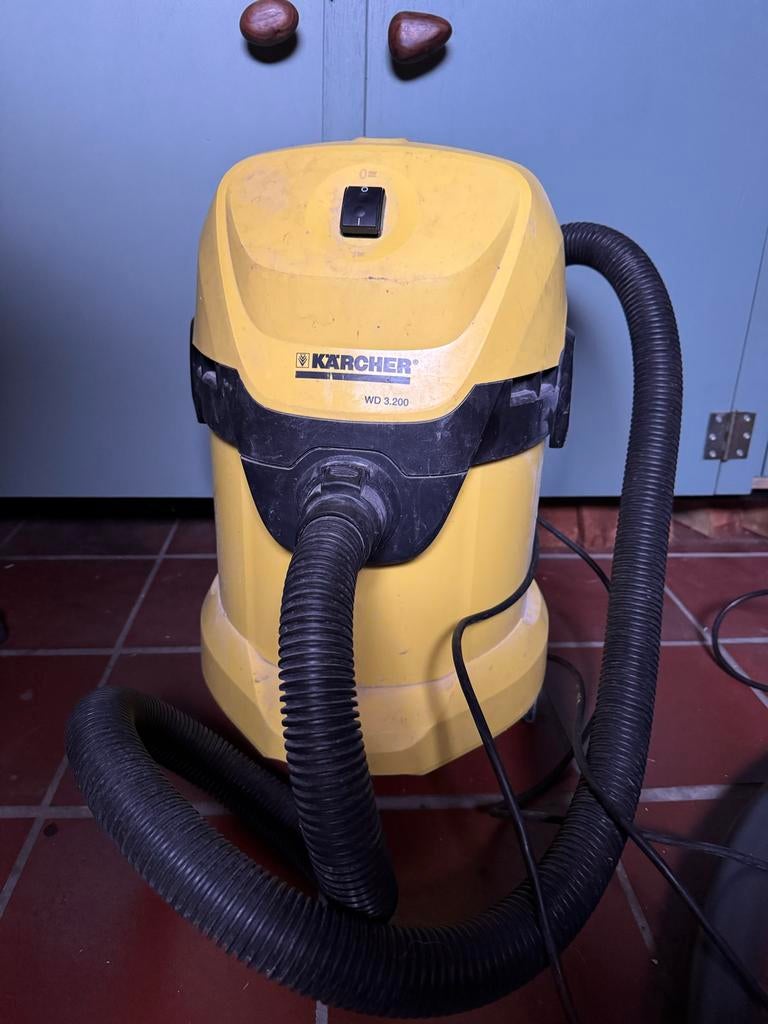 Kärcher WD 3.200 Waterstofzuiger - Krachtige Alleszuiger, Stofzak, Gebruikt, Ophalen of Verzenden, Waterstofzuiger