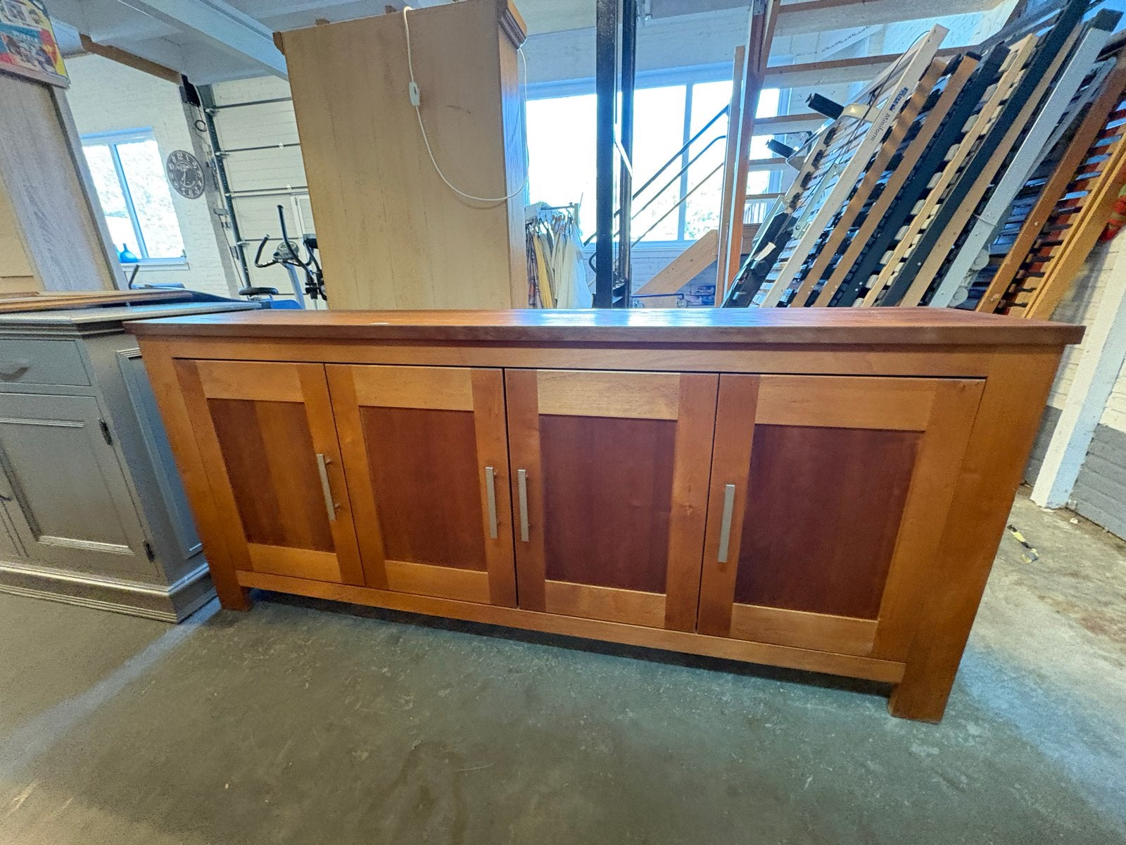 Mooi houten dressoir met lichte beschadiging, Ophalen, Gebruikt, 150 tot 200 cm, 25 tot 50 cm