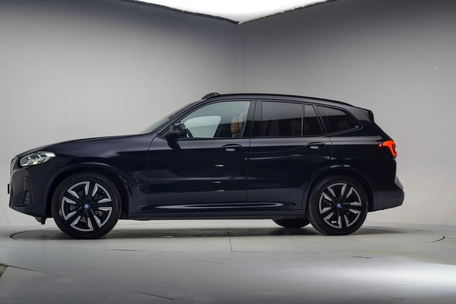 BMW iX3 M Sport Shadow 80 kWh [ SOH 93,5% ] [ Panorama Leder, Auto's, Automaat, 0 cilinders, Gebruikt, 750 kg
