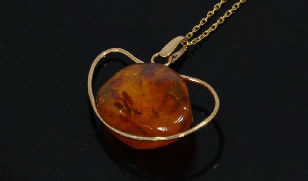 Barnsteen amber 14k gouden vintage ketting hanger Rusland, Verzenden, Goud, Hanger, Met edelsteen