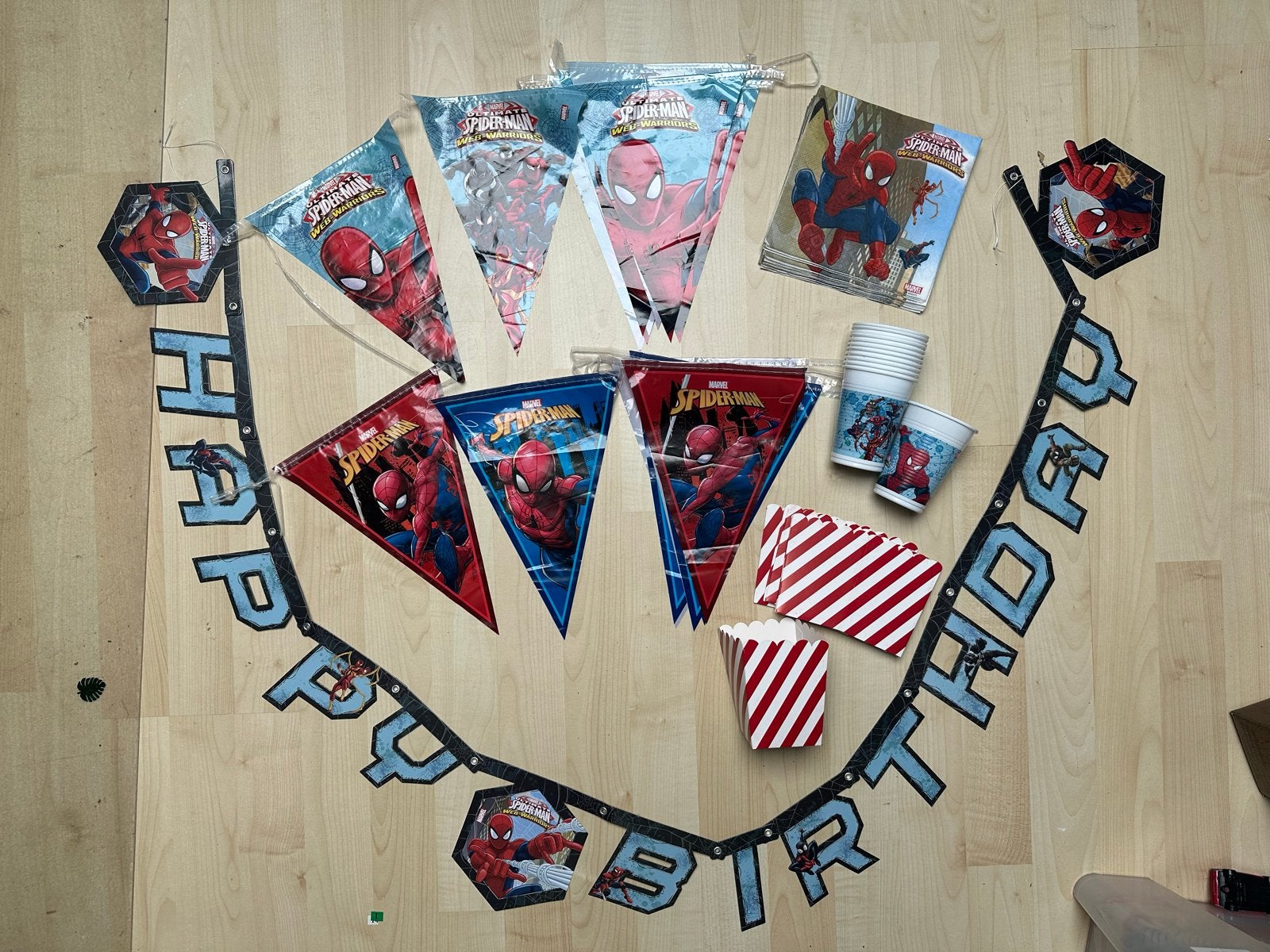 Spiderman Verjaardag Versiering Set - Feestartikelen, Hobby en Vrije tijd, Feestartikelen, Ophalen of Verzenden, Zo goed als nieuw