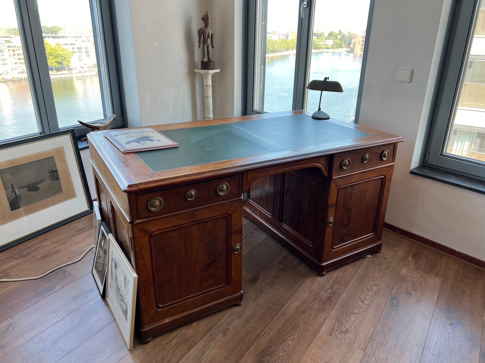 Antique working desk, Ophalen, Zo goed als nieuw