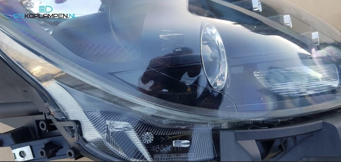Alfa Romeo Giulietta Xenon LED Carbon koplamp koplampen link, Gebruikt, -, -, Ophalen of Verzenden