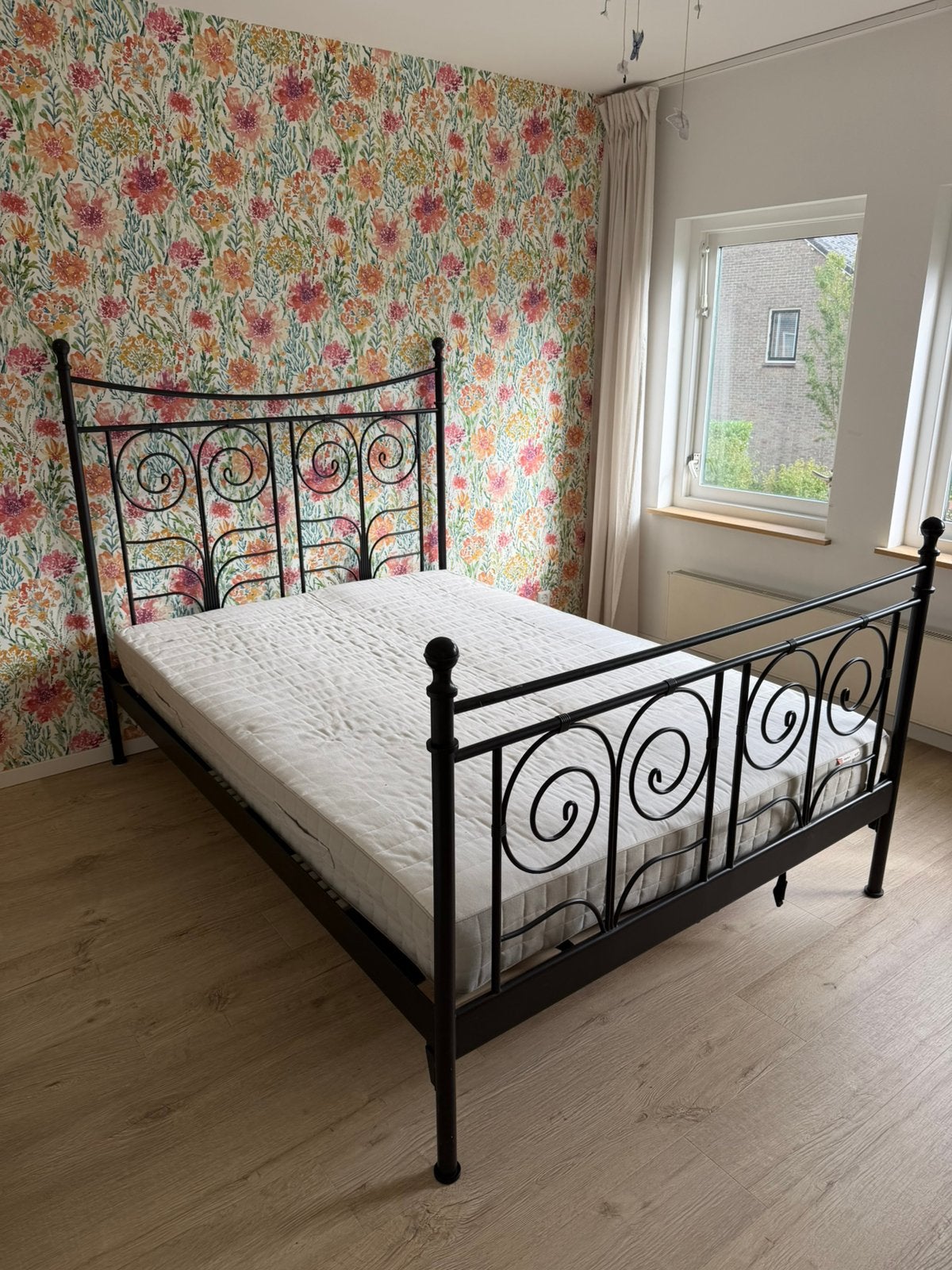 Meisjes bed 140x200 cm, Zwart, Tweepersoons, Zo goed als nieuw, 200 cm