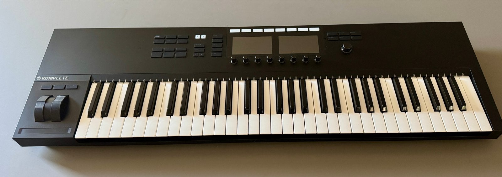 Native Instruments Komplete Kontrol S61 MK2 MIDI-keyboard, Muziek en Instrumenten, Keyboards, 61 toetsen, Zo goed als nieuw, Aanslaggevoelig